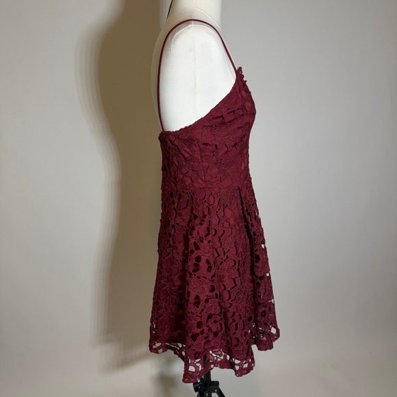 Windsor Burgundy Crochet Lace Skater Mini Dress Small Vamp Whimsigoth Fit Flare - Picture 3 of 10